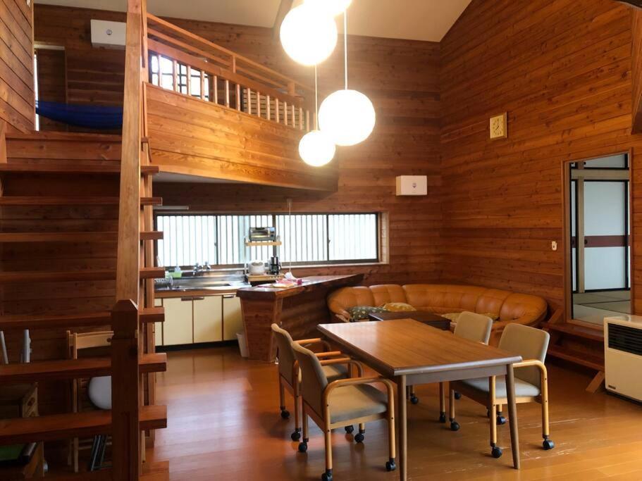 北軽井沢の貸別荘一棟貸し切り-庭とウッドデッキつき Azumaiokozan Kültér fotó