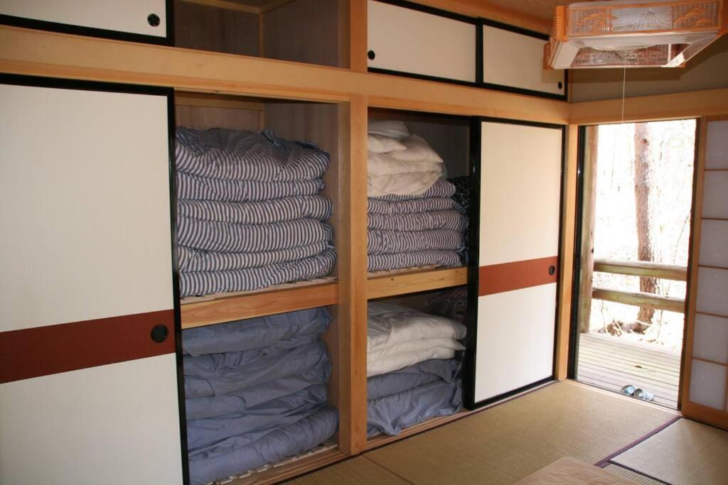 北軽井沢の貸別荘一棟貸し切り-庭とウッドデッキつき Azumaiokozan Kültér fotó