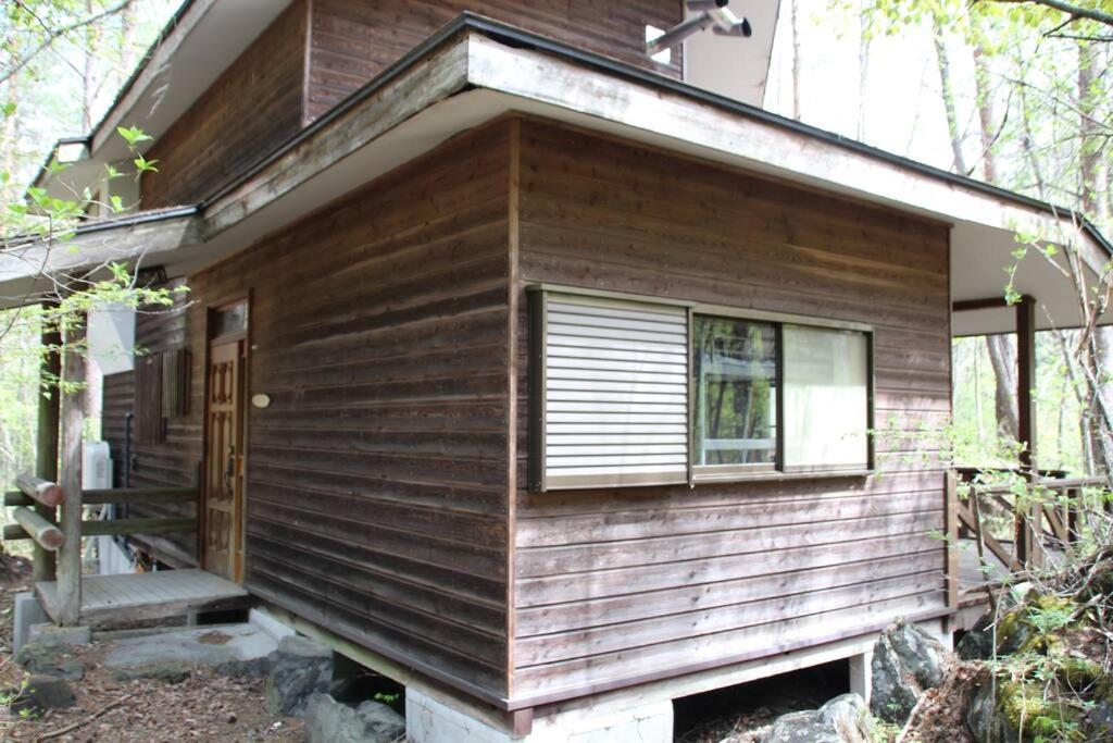 北軽井沢の貸別荘一棟貸し切り-庭とウッドデッキつき Azumaiokozan Kültér fotó
